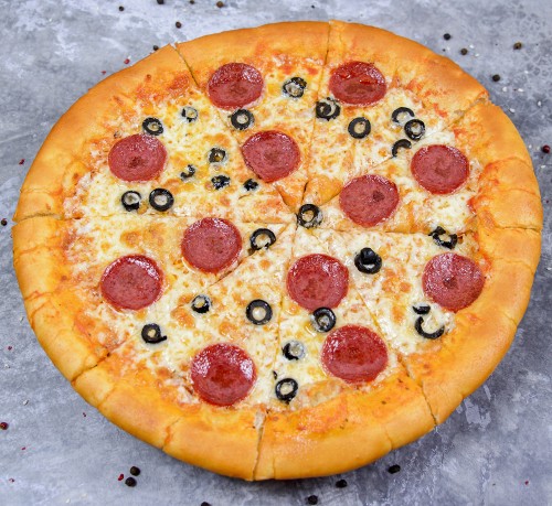 Кон саламе э оливе